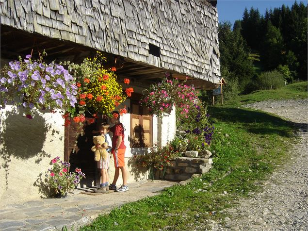 Hameau de la Haute Meille - Office de Tourisme des Alpes du Léman