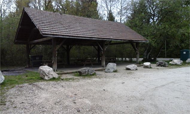 Aire de pique-nique du Parc des Dronières - ©Alter'Alpa Tourisme
