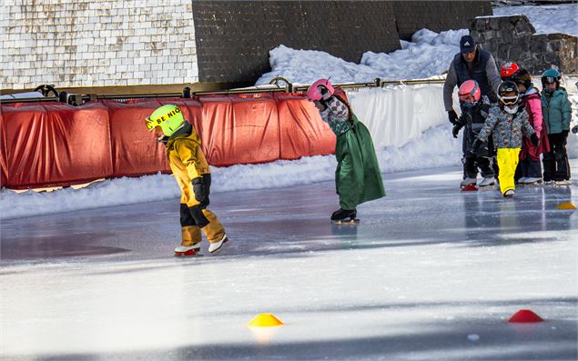 Enfants sur la patinoire - OT Flaine-Candice Genard