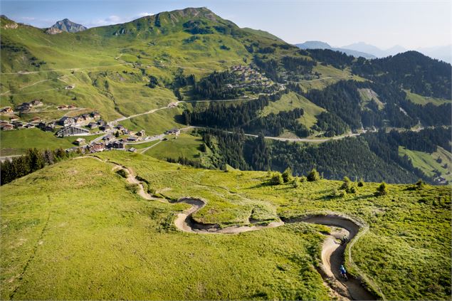 Vue aérienne de la piste rouge