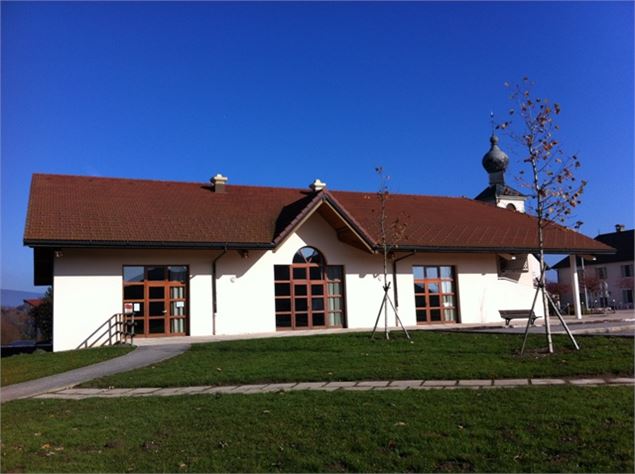 Extérieur de la salle des fêtes - mairie Cuvat