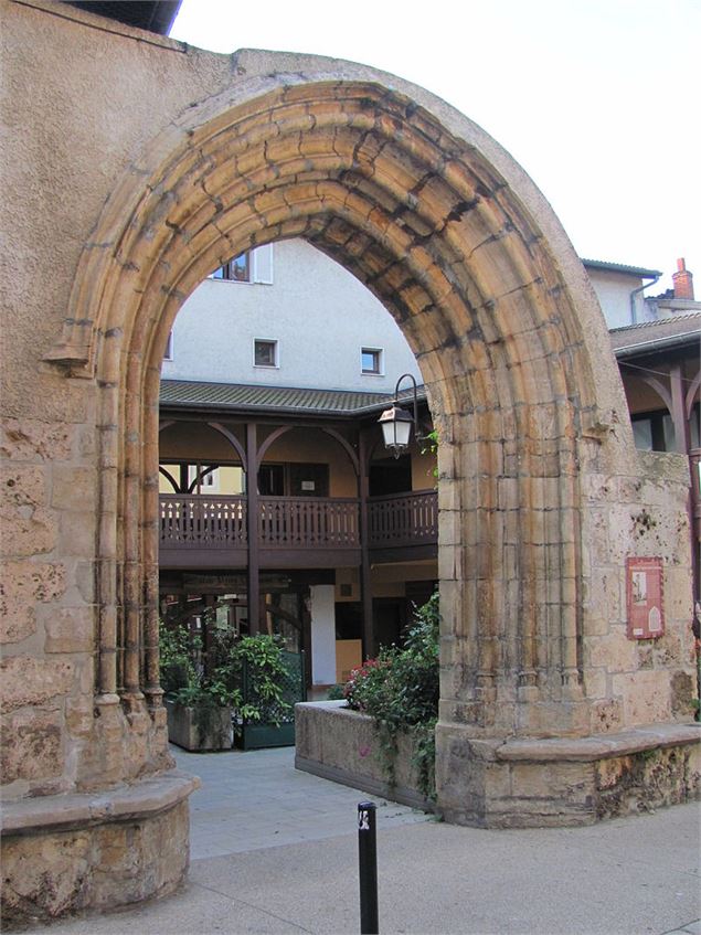 Porche de l'Eglise Saint-Etienne - C Founchot