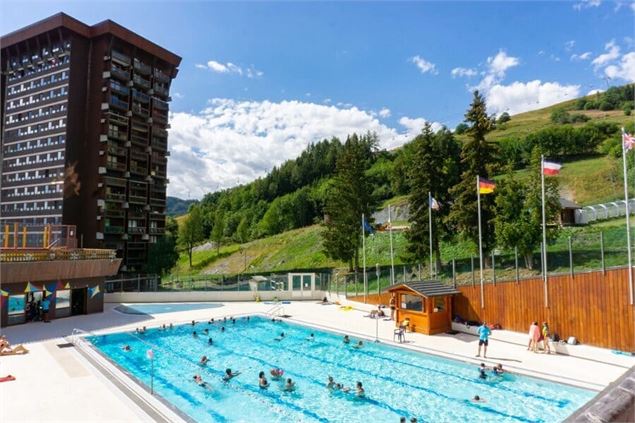 Piscine Extérieure Chauffée_Le Corbier - Tiphaine Buccino