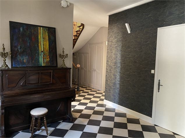 - La Villa