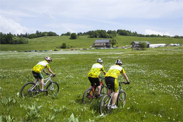 VTT au Plateau de Retord - Michel_JOLY__BFC_Tourisme-BFC