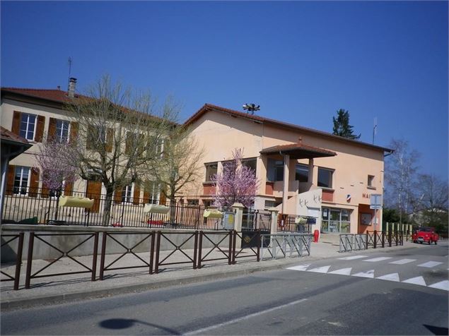Place du village, Pizay - 3CM