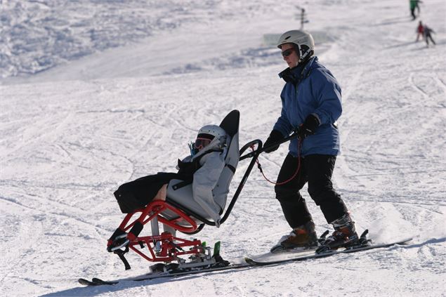 Laetitia et Emilie en Dualski piloté - Cyril Noel