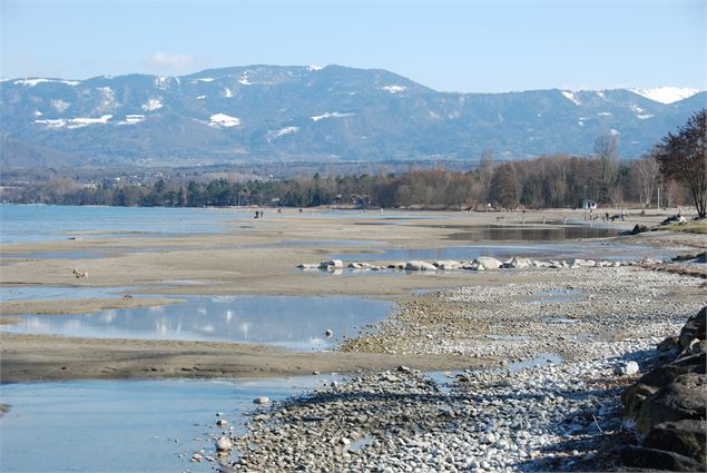 Plage en hiver - J Favrat Vaudaux