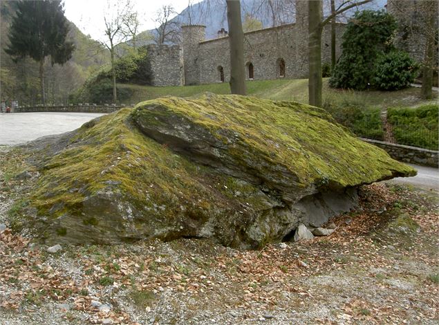 Les Pierres à Cupules - Mairie de Feissons sur Isère