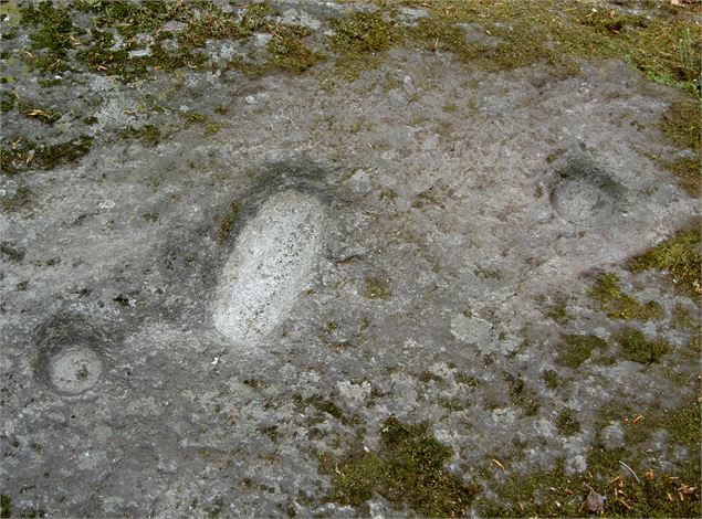 Les Pierres à Cupules - Mairie de Feissons sur Isère