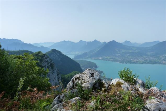 Vue sur le lac annecy depuis le Mont Veyrier - B FEL