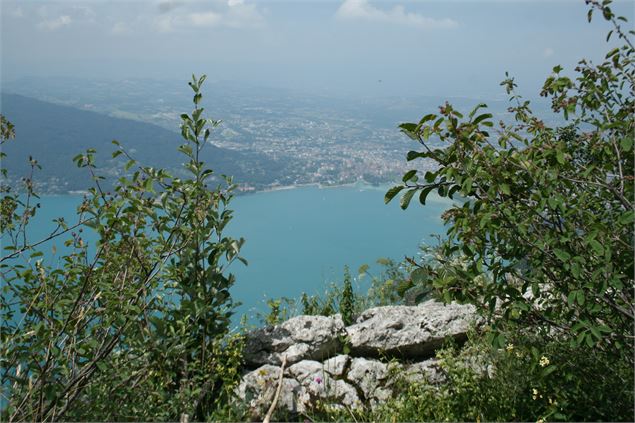Vue sur le lac annecy depuis le Mont Veyrier - B FEL