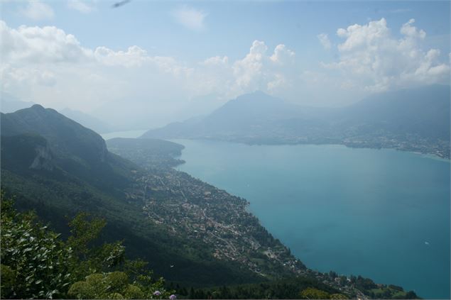 Vue sur le lac annecy depuis le Mont Veyrier - B FEL