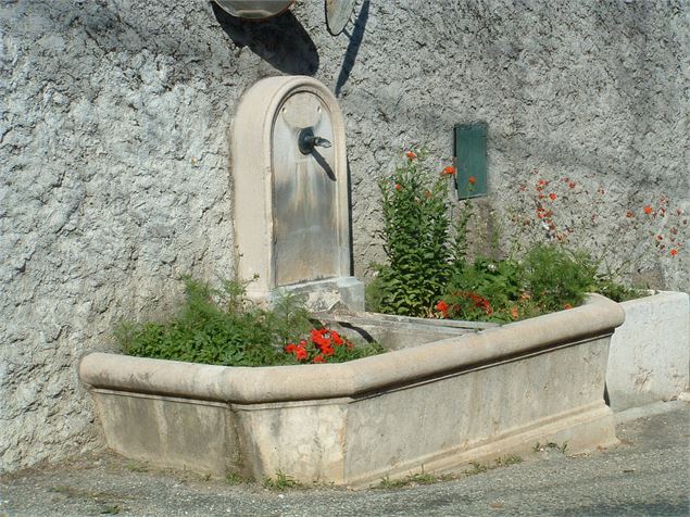 Fontaine Conzieu - © ALG Office de Tourisme Bugey Sud Grand Colombier