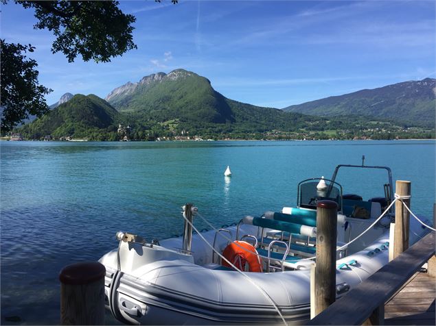 Blue Diamond Taxi Boat -