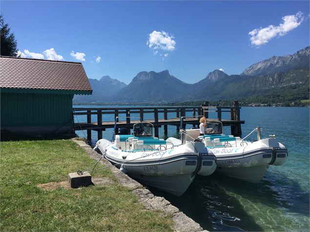 Blue Diamond Taxi Boat -
