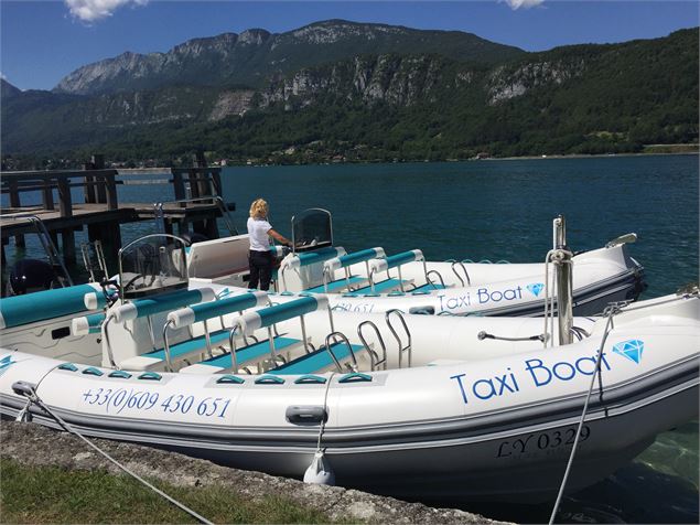 Blue Diamond Taxi Boat -