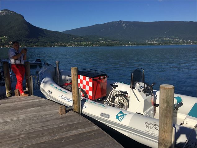 Blue Diamond Taxi Boat -