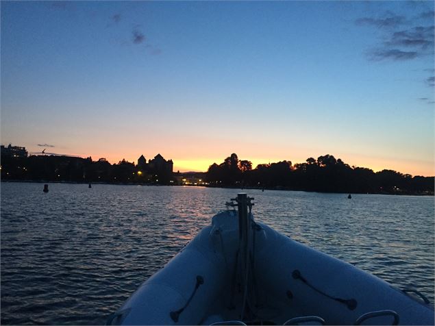 Blue Diamond Taxi Boat -