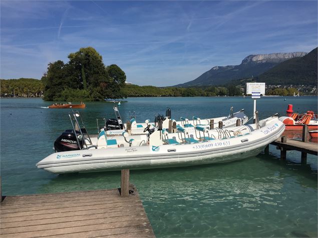 Blue Diamond Taxi Boat -