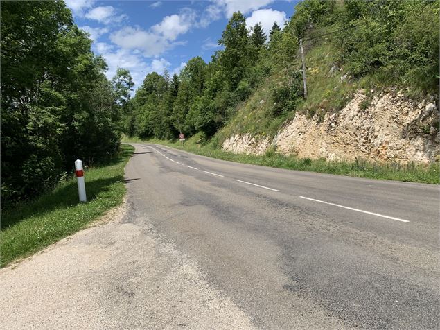 Route goudronnée - Maxime Michel
