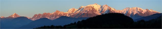 Cordon, vue sur la chaîne du Mont-Blanc - Cordon Tourisme