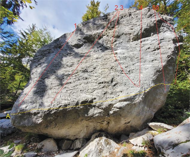 Bloc de Sancellemoz (face Sud) 1/ Pilier sud 5b 2/ Non équipé 3/ Le vieux piton 6a+ 4/ Le vieux gar