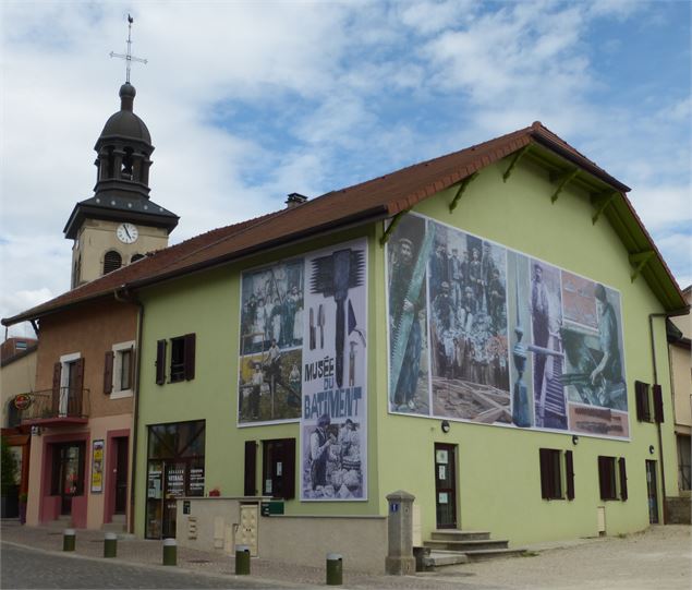 - Office de Tourisme des Monts de Genève
