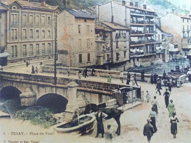 Place du pont à Tenay - Sabrina Megani