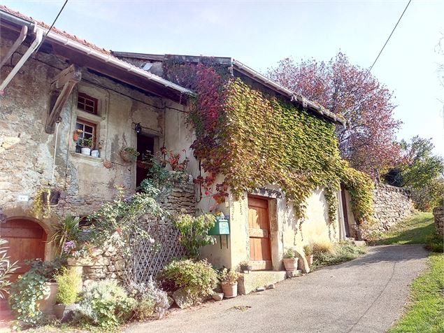 Demeure de pierre de Villebois à l'automne - Marilou Perino
