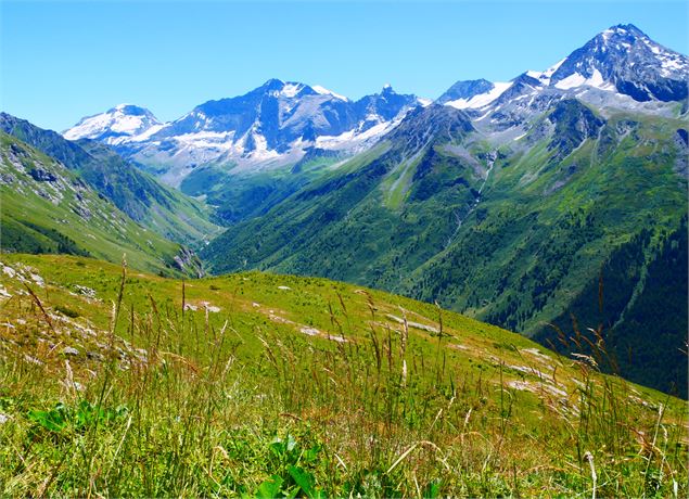 Le Lac de la Vélière et l'alpage de la Chiaupe - G. Kiener