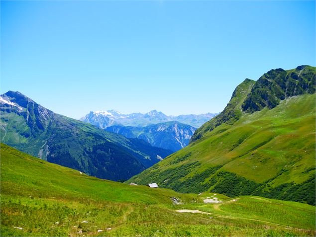 Le Lac de la Vélière et l'alpage de la Chiaupe - G. Kiener