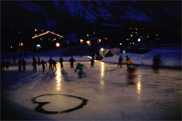 Patinoire naturelle de Bonneval sur arc en Haute Maurienne Vanoise - OT Haute maurienne Vanoise - Pa