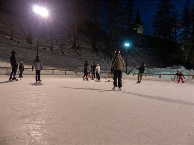 Patinoire naturelle à Bessans - B.Filliol-HMVT