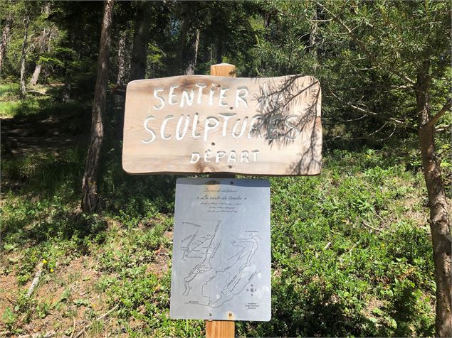 Panneau de départ du sentier des sculptures - HMVT ACF