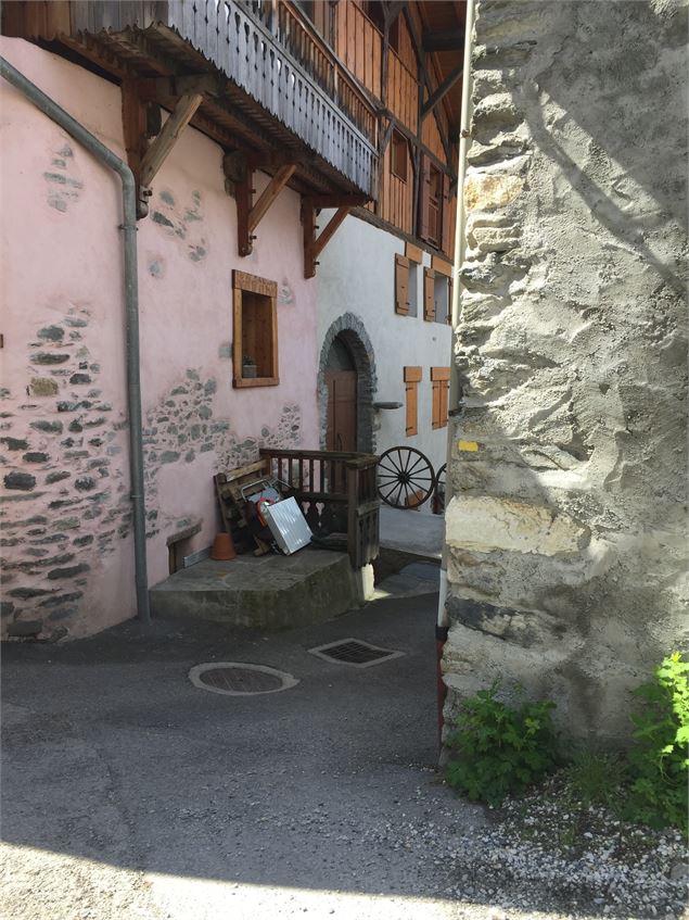 La Chapelle de Notre Dame de Tout Pouvoir vers Hauteville Gondon - Les Arcs