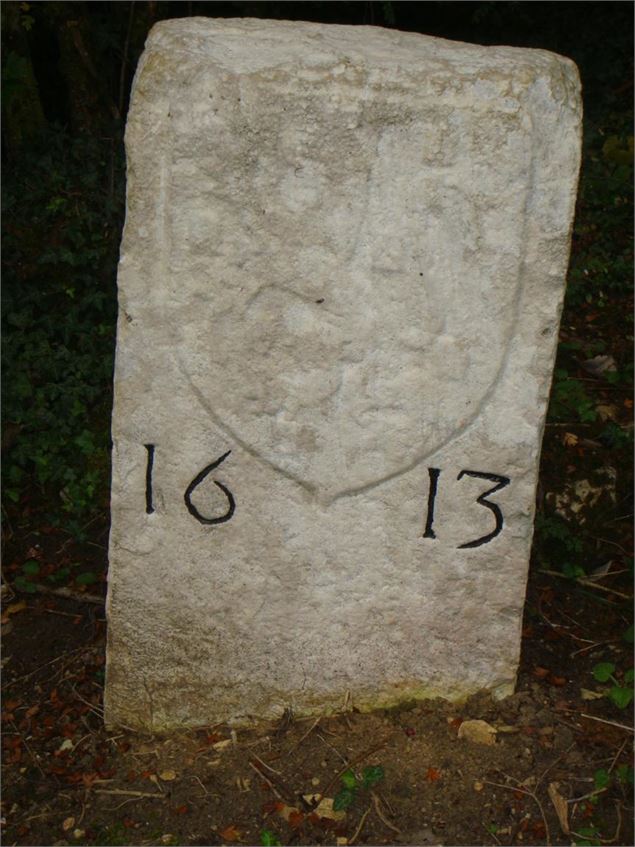 Borne frontière de 1613 - Verjon
