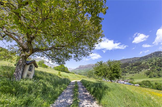 Boucle des trois villages – B11_Nâves - OTVVA