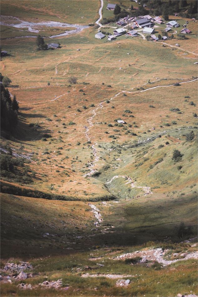 Les chalets de miage vus depuis le haut du col de tricot