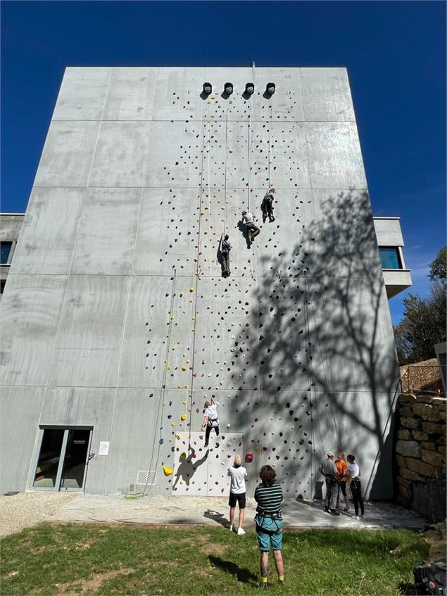 Escalade - STS - Agence Hemelka
