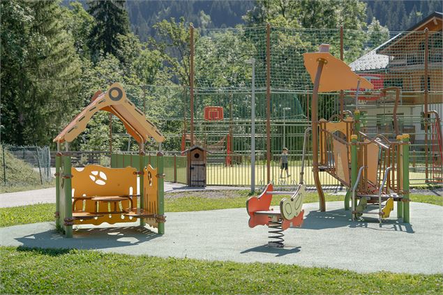 Aire de jeux & ping-pong_Champagny-en-Vanoise - Elisabeth Gayard