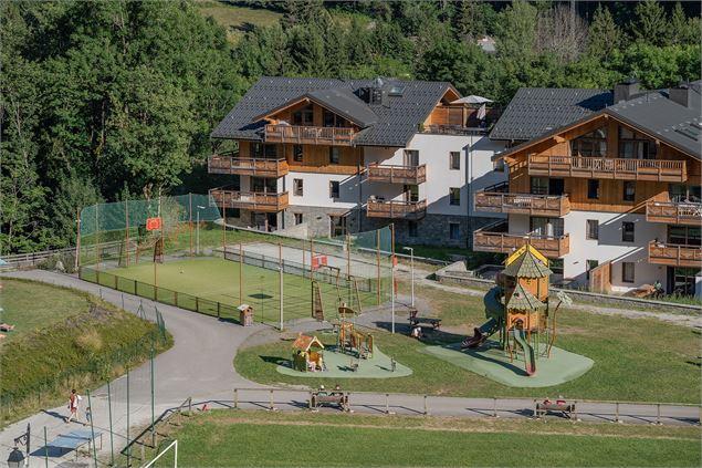 Aire de jeux & ping-pong_Champagny-en-Vanoise - Elisabeth Gayard