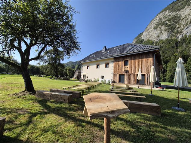 Salle de séminaire/Réception - Ludogite Les Bois Dessous_Châtillon-sur-Cluses - Laure Saligny