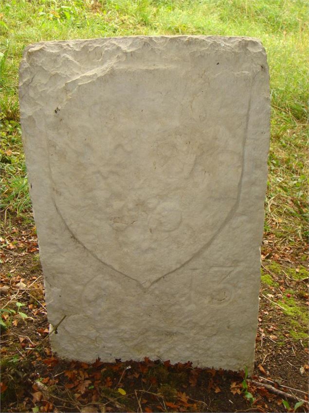 Borne frontière de 1613 - Verjon