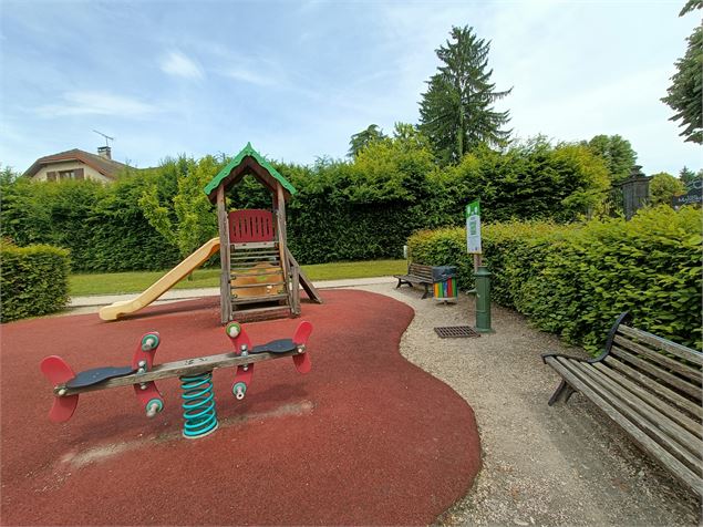 aire de jeux parc St-Genix-sur-Guiers St-Genix-les-Villages - OT Val Guiers