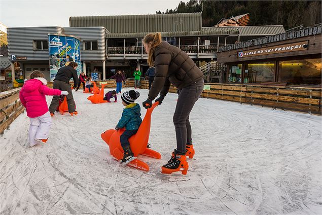 Patinoire extérieure - Yvan Tisseyre/OT Vallée d'Aulps