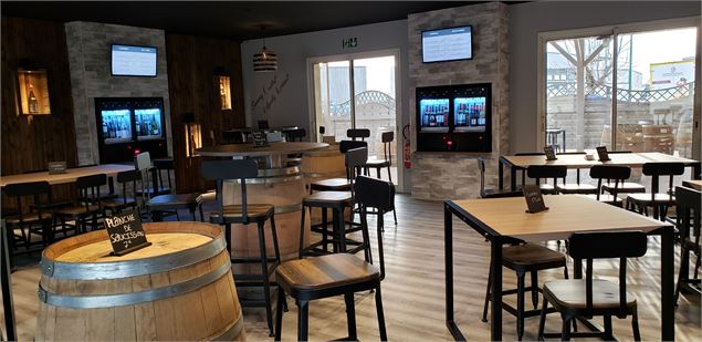 bar à vin à côté d'Ambérieu en Bugey - Sabrina Megani