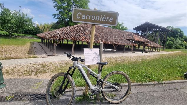 Circuit VTT-VTC n°21 (rouge) Cheminées Sarrasines & Etangs bressans_Saint-Trivier-de-Courtes - scall