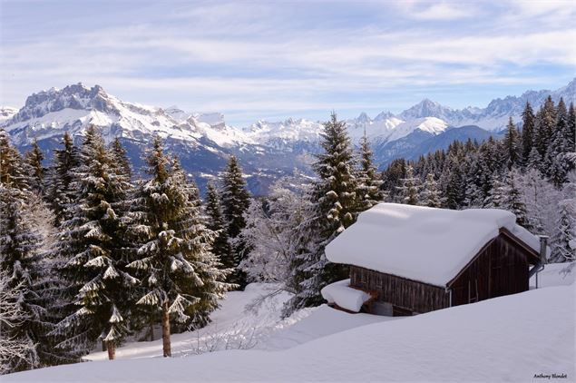 Chalet enneigé à Cornillon - © Anthony Blondet