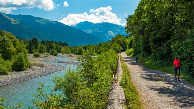Le long du Giffre à Morillon - OT Morillon